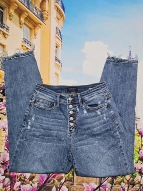 Judy Blue 5 Button Distressed High Waisted Boyfriend Jeans Size 3/26